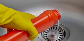 Тихий вбивця труб: чому не варто виливати масло в каналізацію