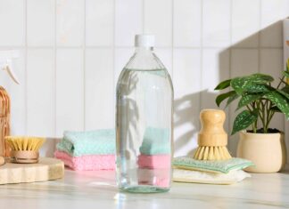 Vinegar as an Entryway Cleaner: Expert Tips for a Spotless Home