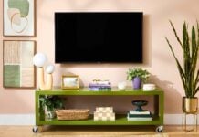 Избавьтесь от Беспорядка: 13 Умных Способов Спрятать Провода от Телевизора