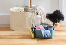 Die einfache Angewohnheit, die Wohnungen das ganze Jahr über sauber hält: Eine Schuhverbotspolitik