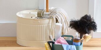 Проста звичка, яка дозволяє підтримувати чистоту в квартирі цілий рік: без взуття в будинку