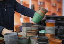 Перепрофілюйте, не замінюйте: 6 розумних способів повторно використовувати старі пластикові горщики