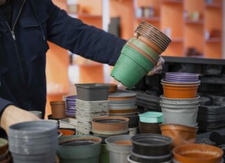 Gunakan Kembali, Jangan Ganti: 6 Cara Cerdas Menggunakan Kembali Pekebun Plastik Lama