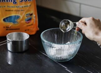 Nettoyage naturel du four : un guide étape par étape