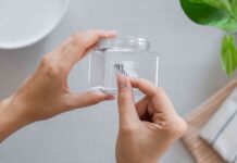 Легке видалення залишків клею від наклейок зі скла: 5 перевірених методів