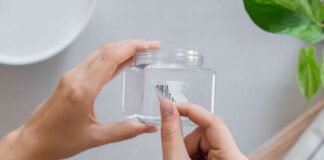 Легке видалення залишків клею від наклейок зі скла: 5 перевірених методів