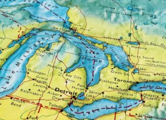 Qual estado dos EUA possui mais lagos?