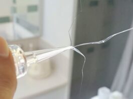 Een gebarsten spiegel repareren: een doe-het-zelf-harsreparatiegids